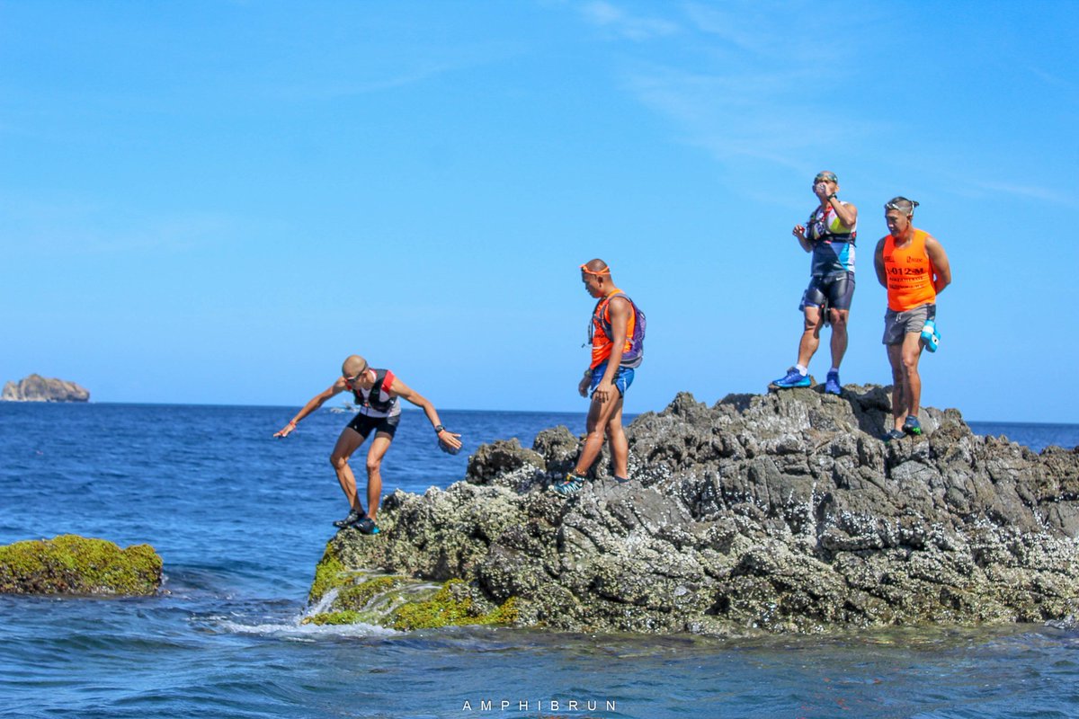 Igelopez's tweet photo. Get ready to jump!!! #amphibrunsolo #amphibrun2019 #transitionone #btr #swimrun https://t.co/M0aIt49emy