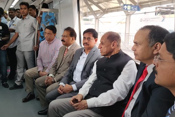 hmrgov's tweet photo. The Governor of Telangana &amp; AP Shri. E.S.L. Narasimhan, Dr. S.K. Joshi Chief Secretary, Telangana, HMRL MD Shri. N.V.S. Reddy &amp; other officials were part of the inaugural run of  #HyderabadMetrorail service from #Ameerpet to #HitechCity. @KTRTRS @TelanganaCMO @ras906359 @md_hmrl https://t.co/ysU7C4ALa1