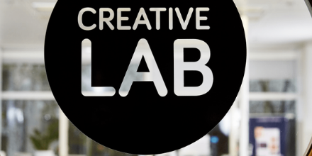 Ucanss's tweet photo. [#Direct] Le Lab #Numérique de la #SécuritéSociale porté par l'#Ucanss se réunit ce matin dans l'espace d’émergence collaborative du @SquareParis pour travailler sur la #RelationUsagers #ImaginonsLeFutur #LaSécuInnove https://t.co/cbIr63IG8i