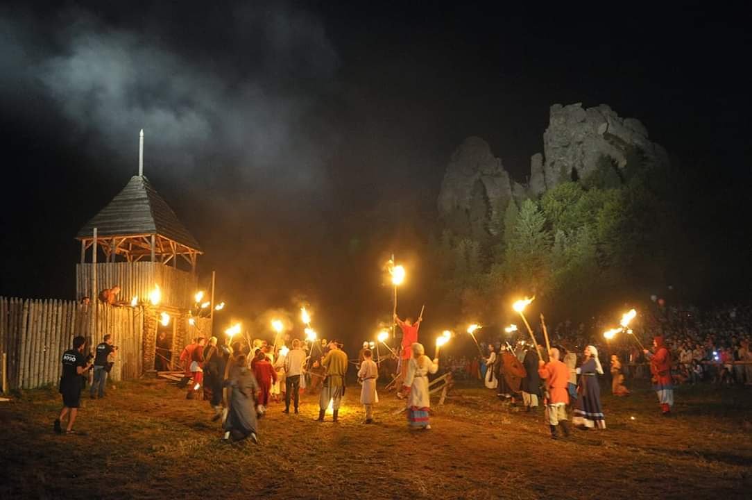 ActiveUkraine's tweet photo. On our website we have a list of festivals that are very interesting and uncommon. So if you will be in Ukraine, we recommend you visiting at least one of them: https://t.co/DPY9QbfAGj
 
#ActiveUkraine #Ukraine #Carpathians #Kiev #Kyiv #Odesa #Odessa #Lviv #travel #travelling https://t.co/y7w5soBZFA