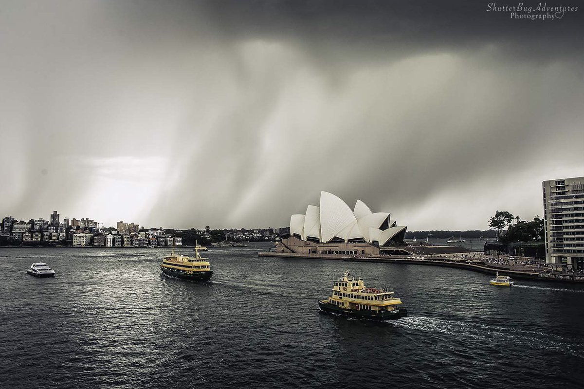 How’s that for a #view!

#stormbrewing #moodycapture #sydneystorms #OperaHouse @circularquay @NewSouthWales @Australia @Trips2Australia @CarnivalCruise