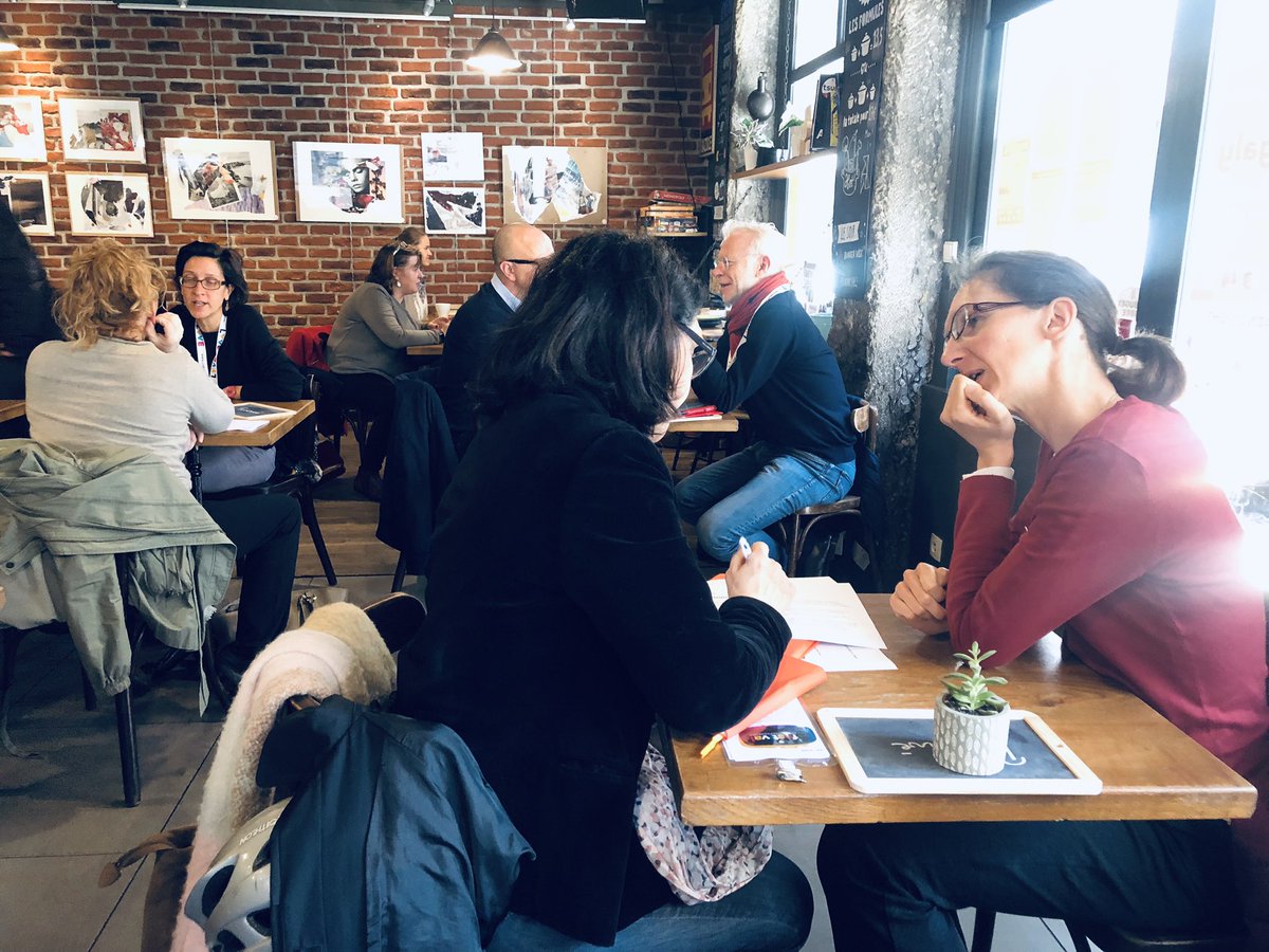 ⚡️«Vous avez besoin d’un #mentor mais à la fin, vous avez juste besoin de croire en vous.» <a href="/DianaRoss/">Ms. Ross</a> 🎤
➡️ Ceux et celles qui ont osé se lancer accueillent ce matin ceux et celles qui ont envie d’#entreprendre au #LiveStation à #Lyon. #FestivalEntrepreneurs