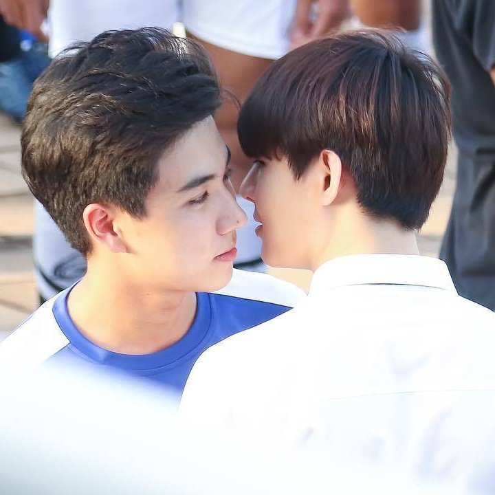 B1xLMOCn8Dahvef's tweet photo. @WishUsLuckTeam
小可爱们~成年了~
意味着,可以做很多重要的决定了~
比如~结婚?!
#lbcfirstchanceinmanila2019
#PerthSaintSaiton https://t.co/AgurMEAdWH