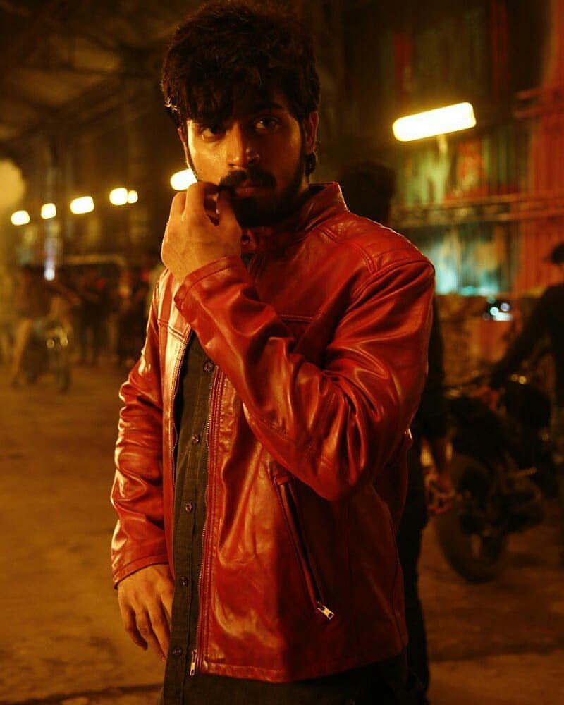 crazyaboutHK's tweet photo. Blown away with his portrayal as gowtham. Did a complete justice to his character!! just his sheer ferocious eyes &amp; expressions spoke volumes! Can't stop falling for this rowdy boy gowtham! Pulled off some brilliant acting there!♠😎 @iamharishkalyan
#IspadeRajavumIdhayaRaniyum https://t.co/tOdUVS8bLP