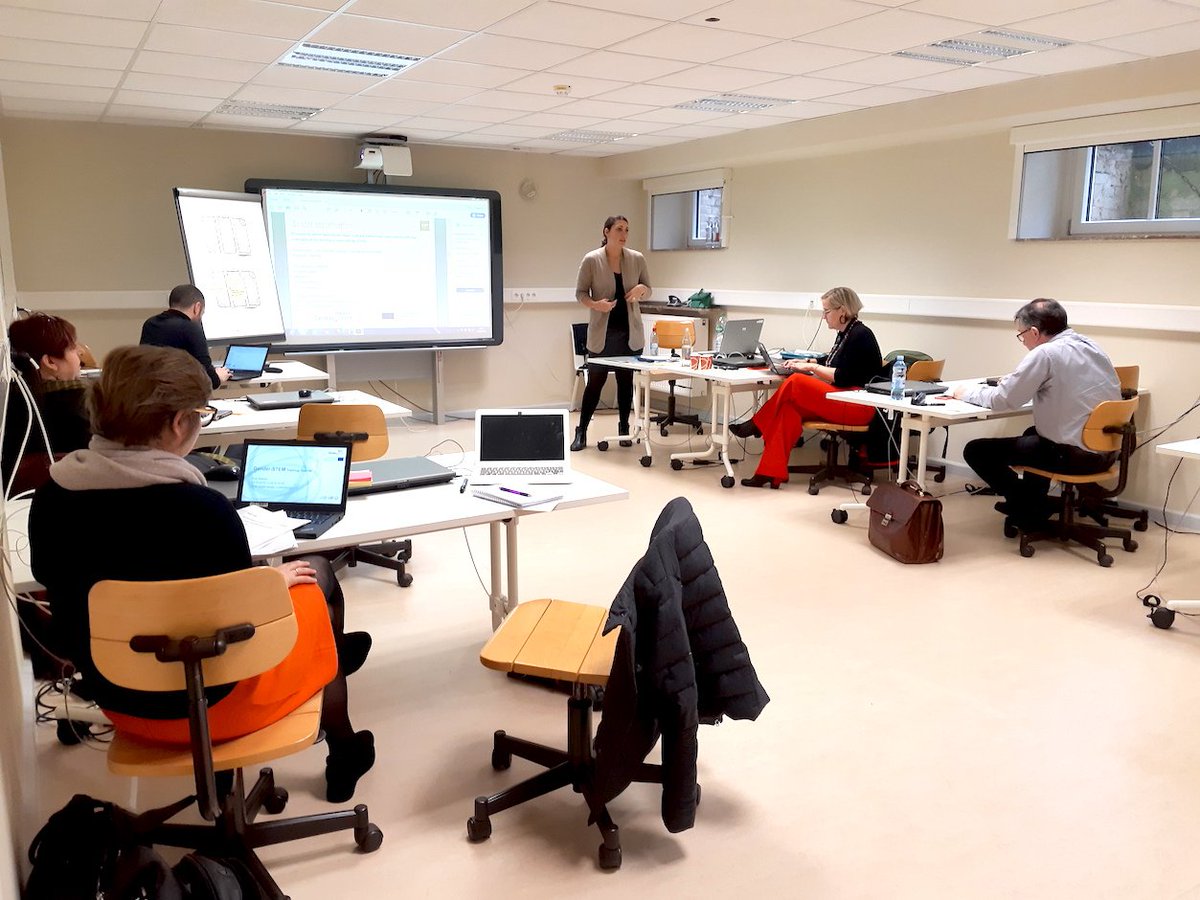 LIST_Luxembourg's tweet photo. #womeninICT #girlsinSTEM #eskills4all The #learningbydoing approach in the spotlight of #Gender4STEM #teachingassistant > Focus on the recent #handsontraining session for #teachers in #Luxembourg at https://t.co/HN8Lbofksw https://t.co/BBH8jigYWC