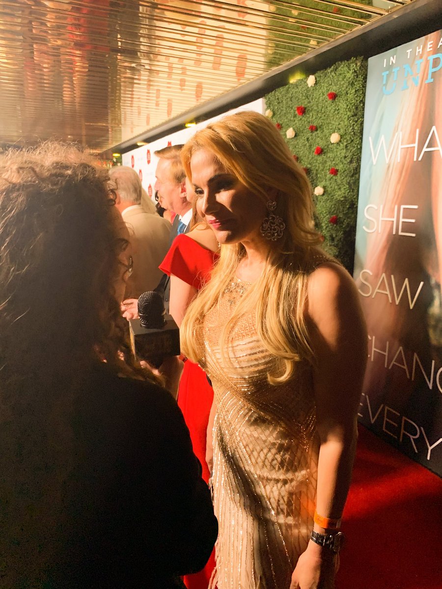 ParisBarns's tweet photo. Honored to be on the Red Carpet Premiere in Hollywood for Unplanned that is released Nationwide MARCH 29th, 2019. PTL! God is so glorious! Every life is precious!
#RobbyScott #AbbyJohnson #ProWoman #ProChild #ProLife https://t.co/V6iiybq9YJ