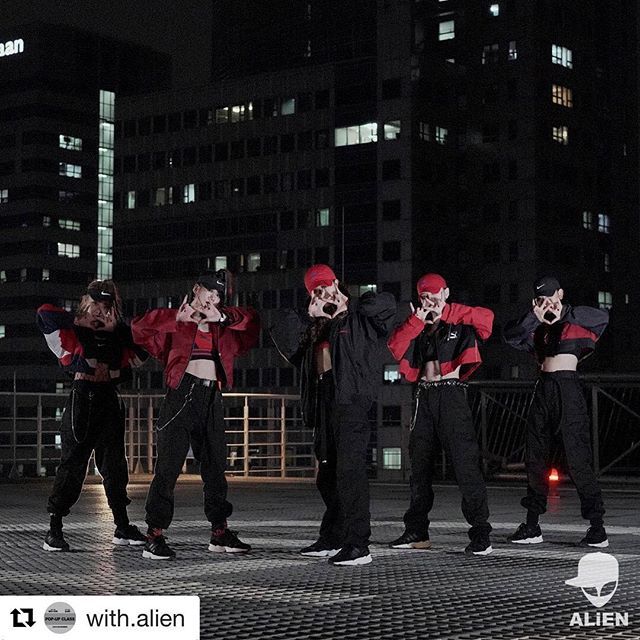 alienz_co's tweet photo. #Repost @with.alien ・・・
📸
.
#WhatsUpDanger #Spiderman .
.
#ALiENDanceStudio #에일리언댄스스튜디오 #WithALiEN #촬영 #ALiEN #📷 #LunaHyun #MiuKim #JuJu #Davin #Yiso https://t.co/5S6ftSxsYm https://t.co/vHew5F8h62