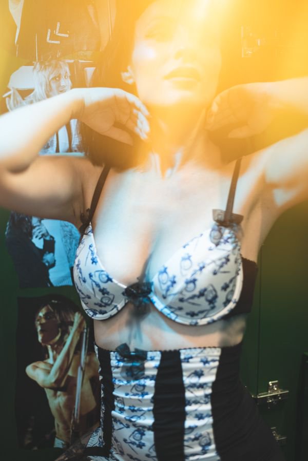 filmedbyduke's tweet photo. What a babe - @missdonnahardy
https://t.co/hWkfLyHDfM
#filmedbyduke #sexworkerfriendly #photographer #videographer #london #dominatrix #goddess #femdomgoddess #fetishphotography #BDSM #kink #kinky https://t.co/AP3DGNojyz