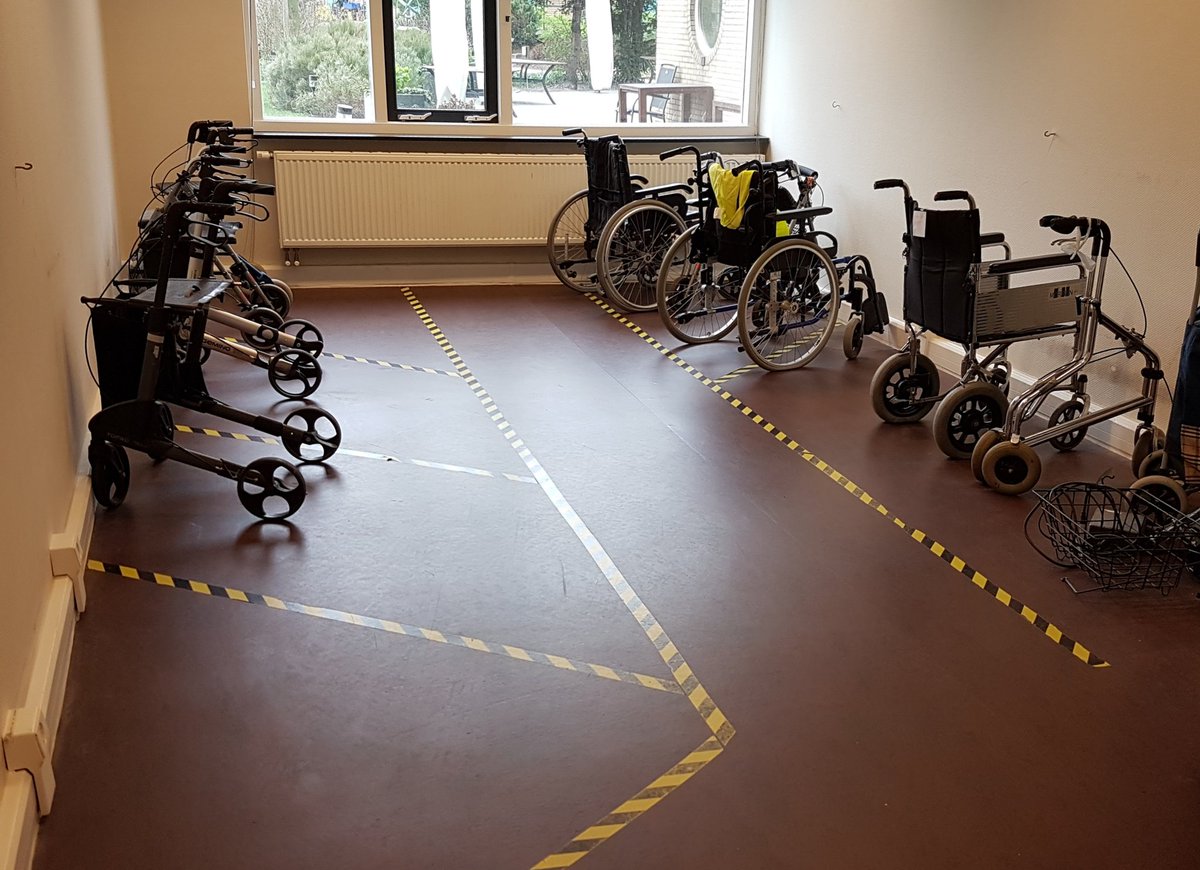 berrybos's tweet photo. Parkeerdrukte op het stembureau #verkiezingen #psws2019 #ps2019 #verkiezingen2019 #stembureau #DenHaag https://t.co/sTcjHeEQKl