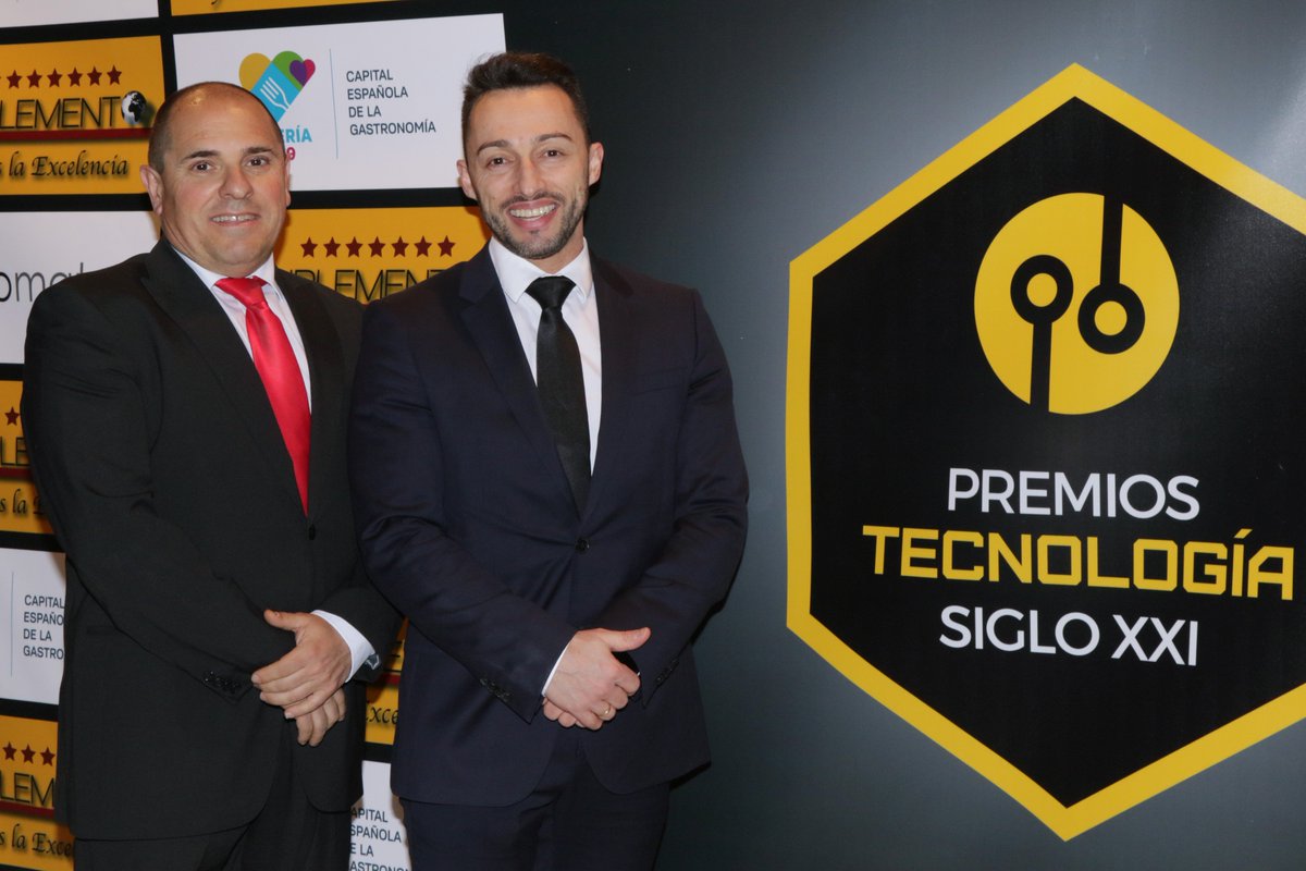 ValoraData's tweet photo. Orgullosos de haber recibido el premio como mejor empresa en Ciberseguridad en la II edición de los Premios Nacionales Tecnología Siglo XXI🏆🔐
Es un momento para celebrar y para seguir trabajando☺️
Consulta la info en👇
https://t.co/vrcNCj1C7q
#ValoraData #Ciberseguridad https://t.co/XWVDhXmKFm