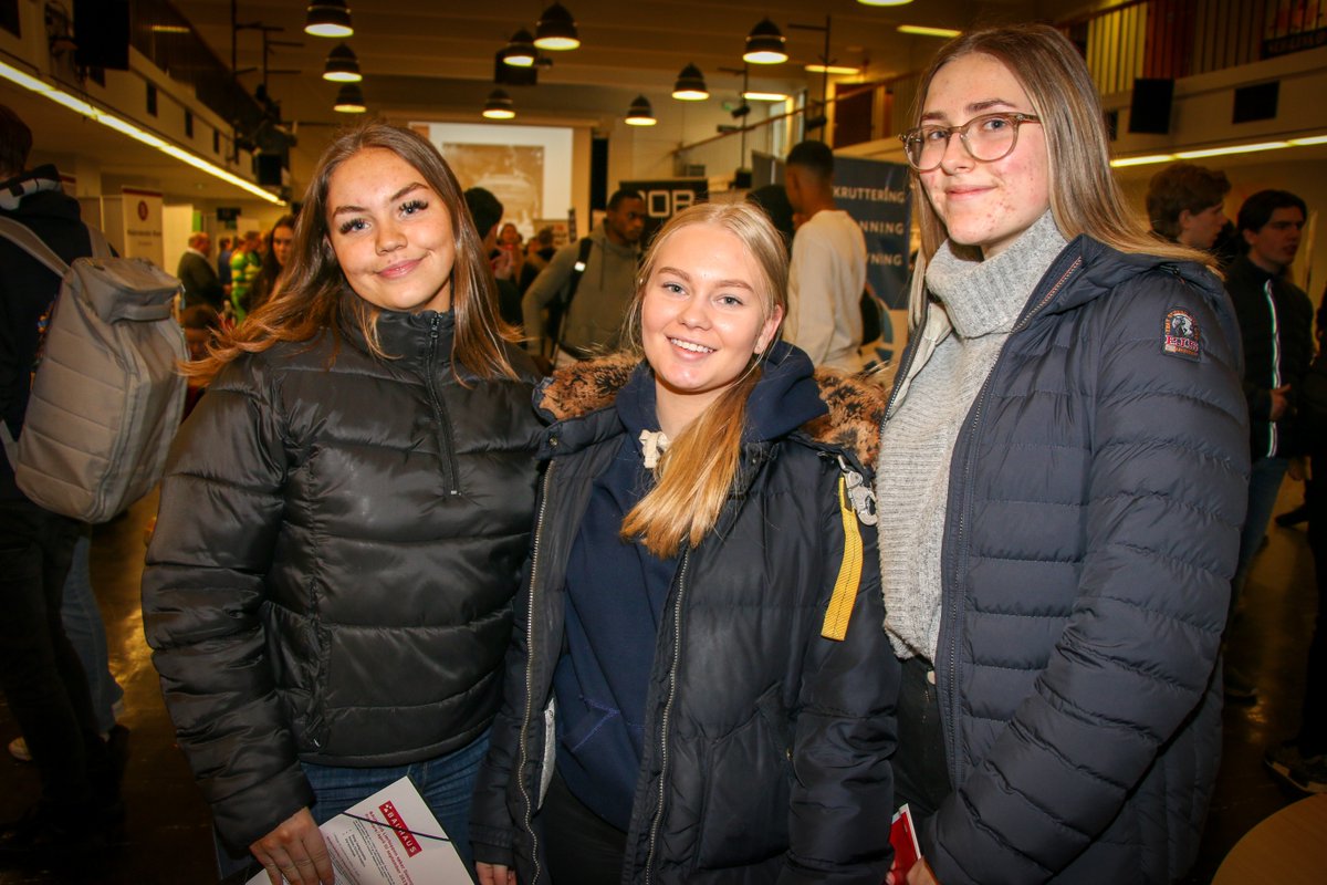 Flere hundre ungdommer fra Lier deltok på jobbmesse i skoletiden: lier.kommune.no/aktuelt/jobbme…