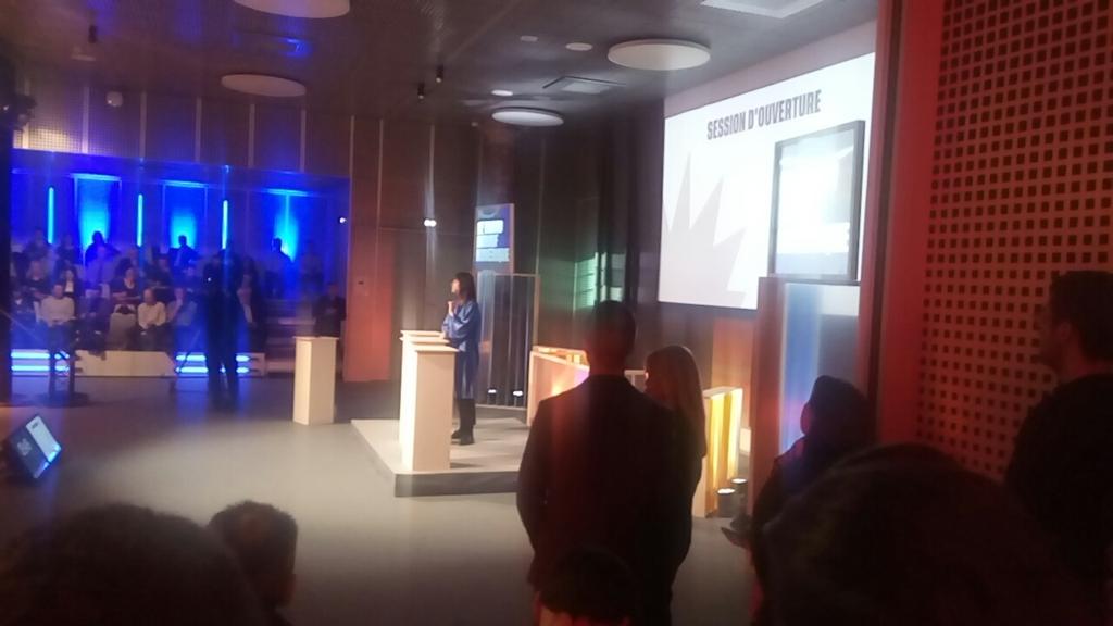 Ouverture de la 3ème assemblée du @legrandbarouf ! <a href="/Ouishare/">Ouishare</a>  #QuiGouverneLeMonde ?