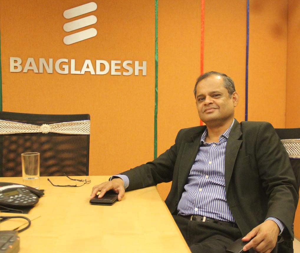 EricssonAPAC's tweet photo. “The difference between 4G and 5G is the user. #5G is not only for the consumers, its for the industries” Abdus Salam from Ericsson #Bangladesh at the BASIS Annual Expo 2019 in Dhaka @BASIS_BD #SoftExpo2019. https://t.co/rPd46Dz7L5