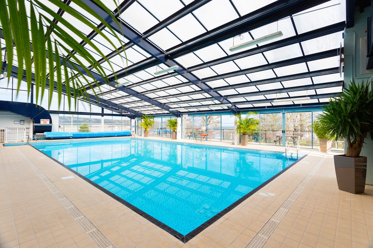 Swanagebayview's tweet photo. Fancy a dip? https://t.co/CMlKpOVeKB