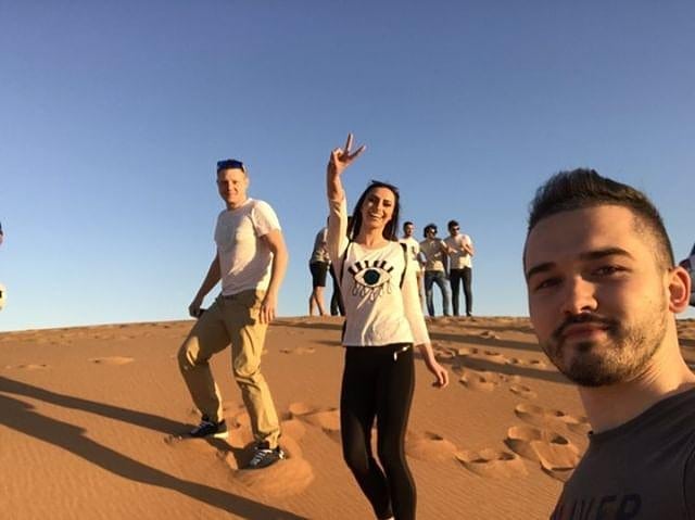 Alsa_Line's tweet photo. Naši najboljši na VIP potovanju v Dubaju 💪🏻 #vipdubai #dubaidesert #ourteam #success #viptravel #alsaline https://t.co/Rwn42hTZzW