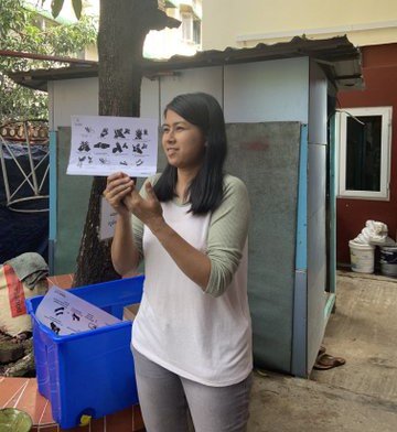 Soapbox_Collab's tweet image. During their recent visit to Myanmar @profwendygraham &amp;amp; Liz Goodburn supported a demo of the participatory training methods from our TEACH CLEAN package. Session also included section on the science of mops. Read more at soapboxcollaborative.org/?p=5733 #TEACHCLEAN @dfat #WaterforWomen