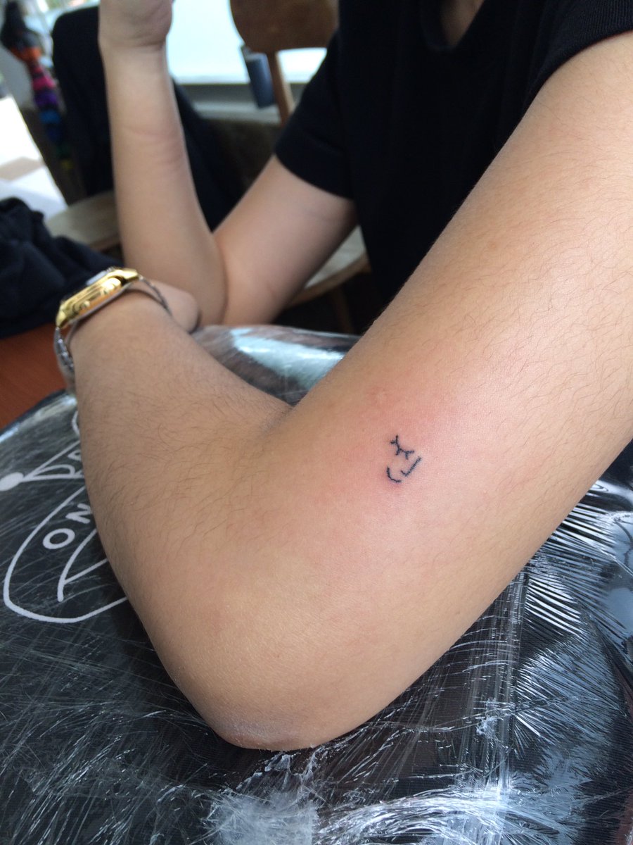 Dm untuk info✍🏻💫 visit ig @hopenpoked #handpoke #handpoketattoo #handpokebandung #handpokebogor #handpokejakarta