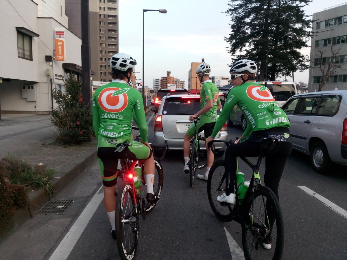 Angus Lyons tweet media