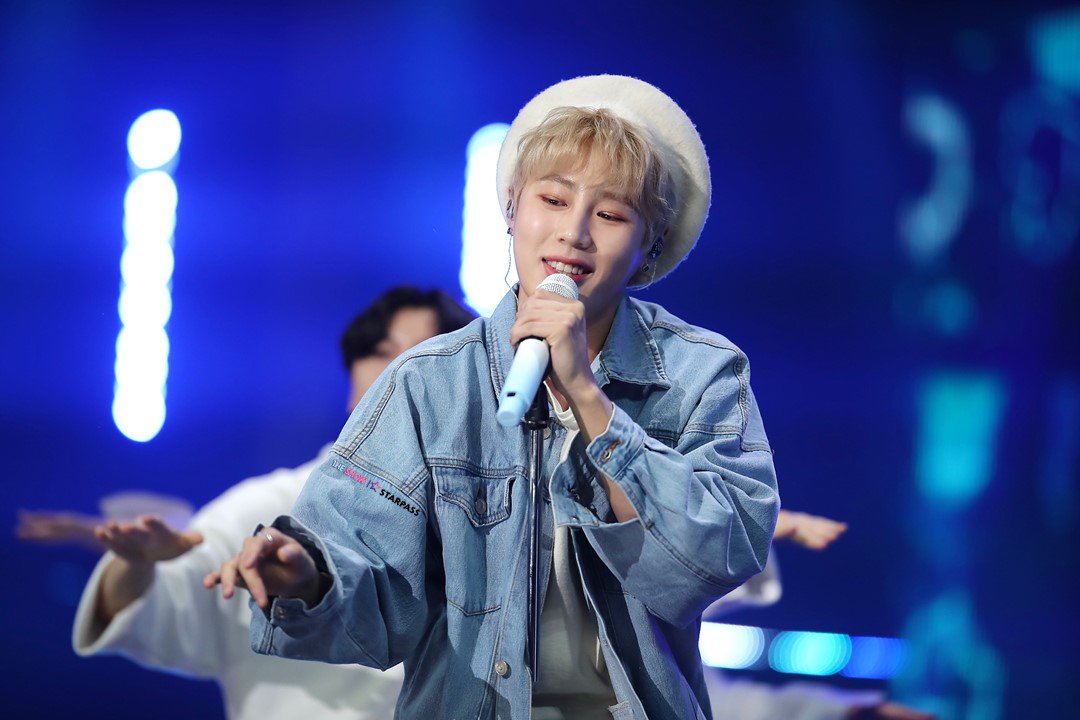 mystarplay's tweet photo. 저 숨쉬는 법을 까먹었어요....
원래 분명알았는데 #하요정 과 아이컨택하는 순간 숨이 멎어버렸어요😳
빨리숨쉬는 법을 다시 배워야해요
#대왕구름님 그방법 #오늘꼭말해줘😘
#하성운 #성운 #HASUNGWOON #SUNGWOON #BIRD #하버드 #HABIRD #HANEUL #하늘 #스타패스 #STARPASS #gleammedia https://t.co/N8gpHmWuWG