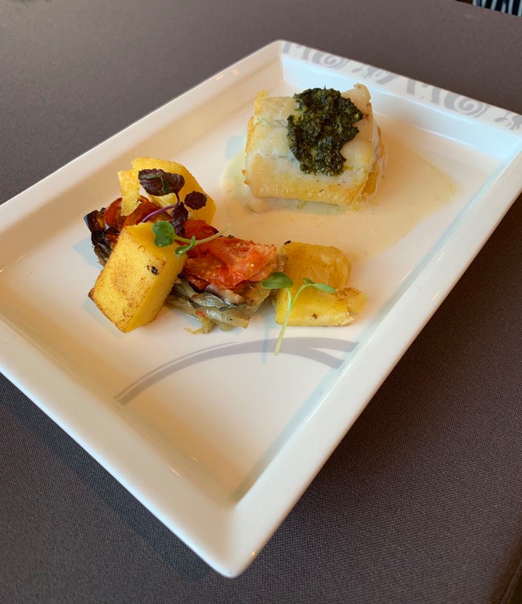 HainanAirlines's tweet photo. What makes you happy? Different people may have different responses but travel and food definitely do. For us, we work on offering you elevated cuisine even above 30,000 feet. Yesterday, our #haichef did another menu workshop in Brussels. #InternationalDayOfHappiness #flyhainan https://t.co/hAqKABpg9l