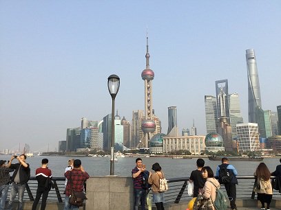 MV_Columbus's tweet photo. @MV_Columbus nicely docked on the Bund! https://t.co/7GPMiUVJJd