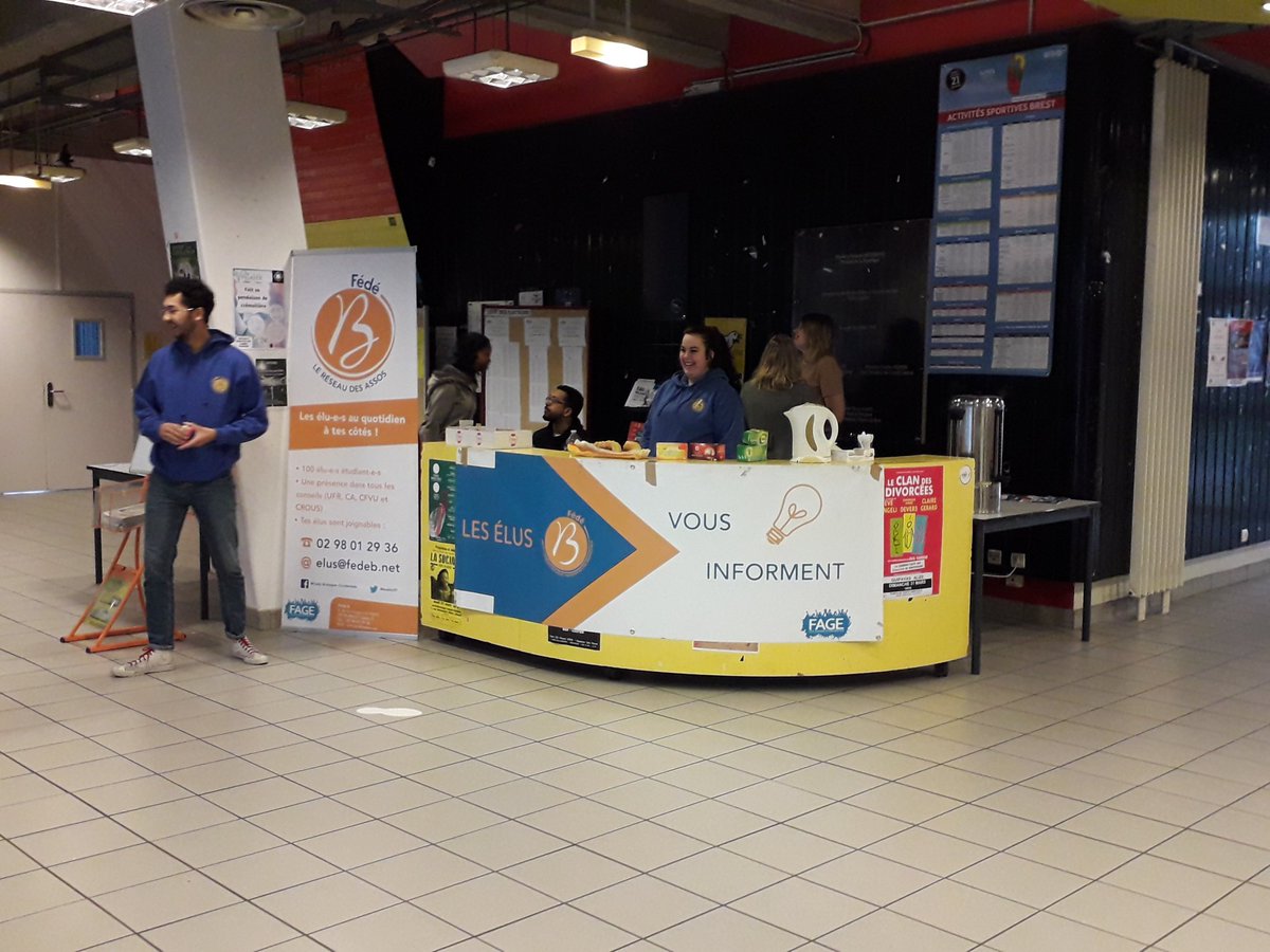 Les élu.e.s de la <a href="/fedebzh/">Fédé B</a> présents ce matin à l'UFR LLSH de l'<a href="/UBO_UnivBrest/">UBO - Univ. Brest</a> ! Un moment d'échange avec les étudiants sur le rôle d'élu et la vie sur le campus !