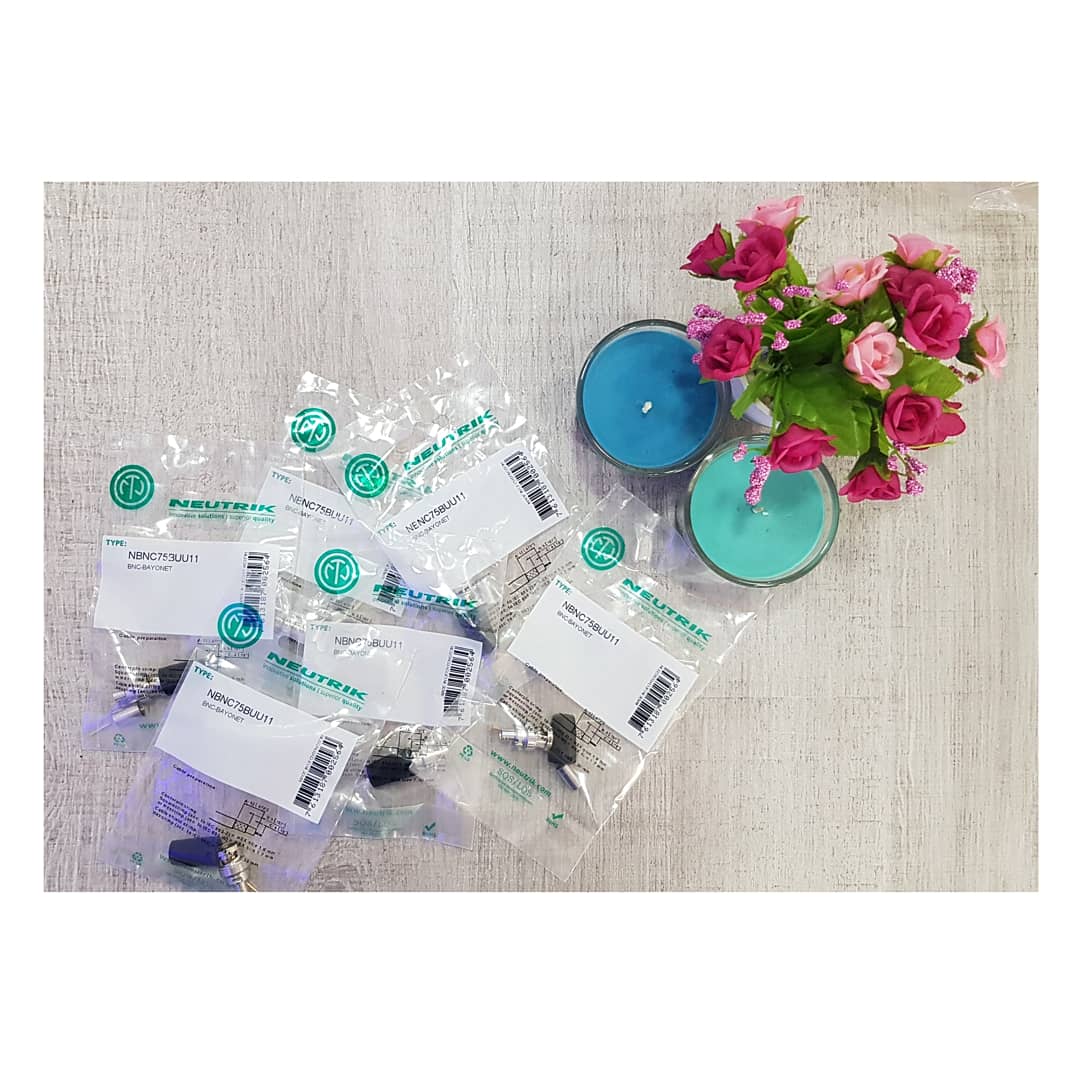 4kPromedya's tweet photo. 💫 #neutrik bnc ve konnektorler stoklarimizda 🎉🎈
#4kpromedya @NeutrikOfficial
@NeutrikUSA #connector #xlr #bnc #3pin #5pin #blp9 #bfg7 #buu11 #sase #audio #video #kablo #cable #broadcast #media #kurulum #cables #television #obvan #reji #radio #project #in #office #stock https://t.co/T3D6bhmu74