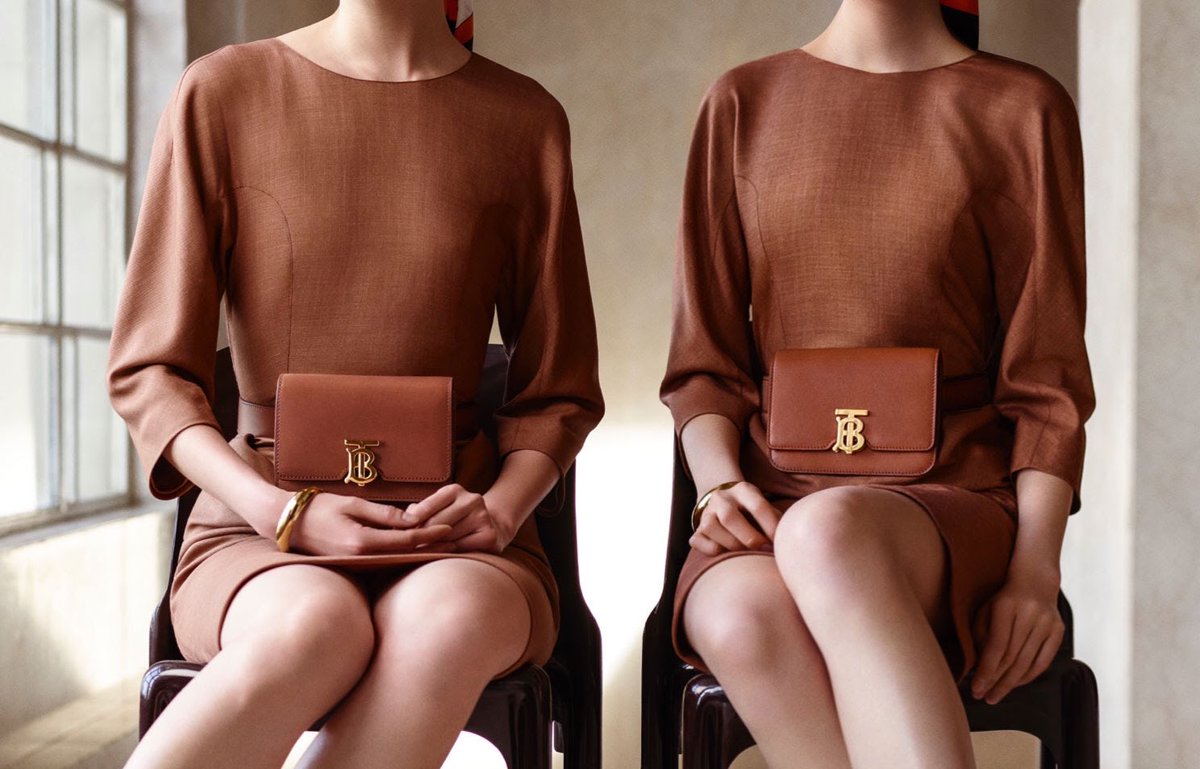 TheSurteeGroup's tweet photo. Explore Burberry’s latest collection, an iconic range featuring the reimagined monochrome #TB clasp that pays homage to Thomas Burberry, now in stores. #Burberry  

Click the link below to find out more: https://t.co/mH5DZNCFxZ https://t.co/sxu5opl1X5