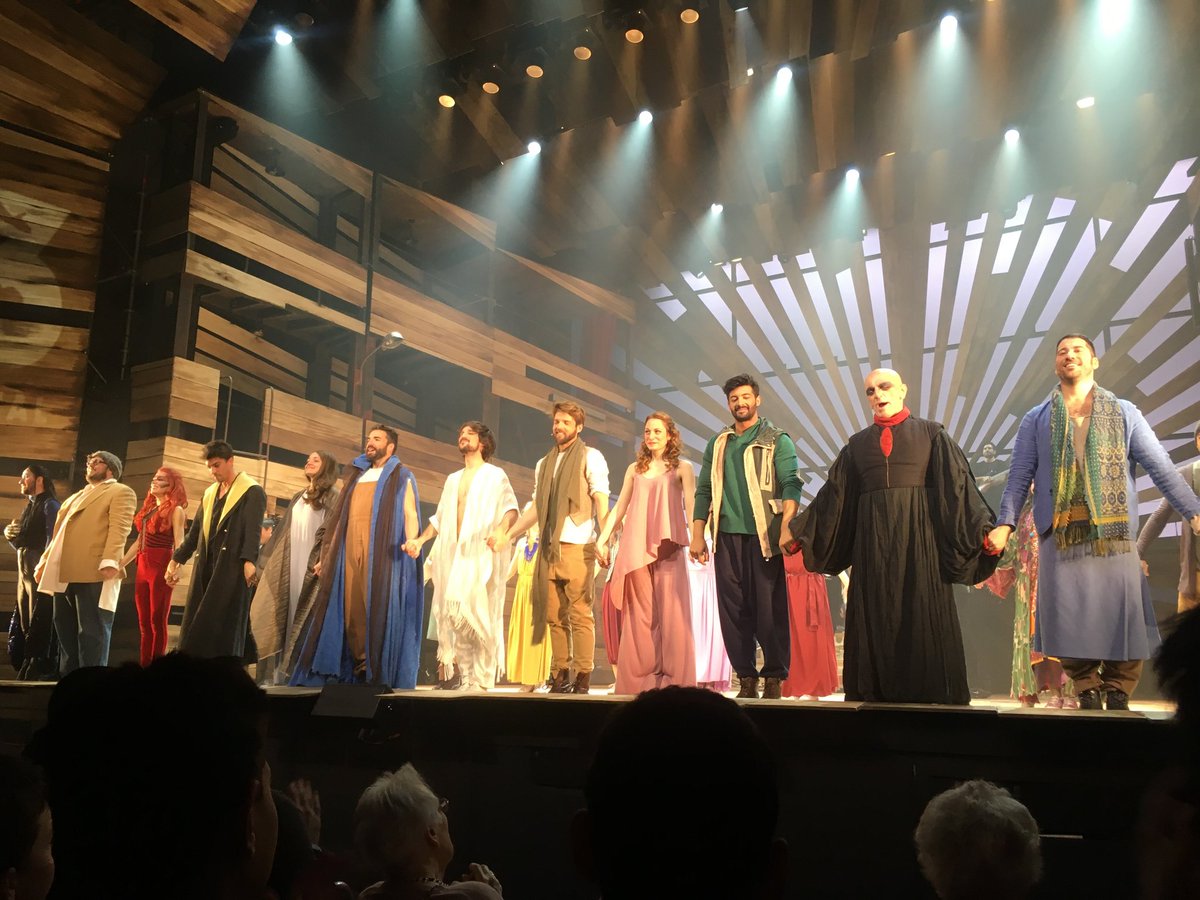 ColegioNicoli's tweet photo. Nuestros alumnos/as de #esoNicoli vienen super contentos del #musical33 y es que Jesús de Nazaret vino al mundo como respuesta a nuestra vida ayer y hoy. https://t.co/6xGkigHtze