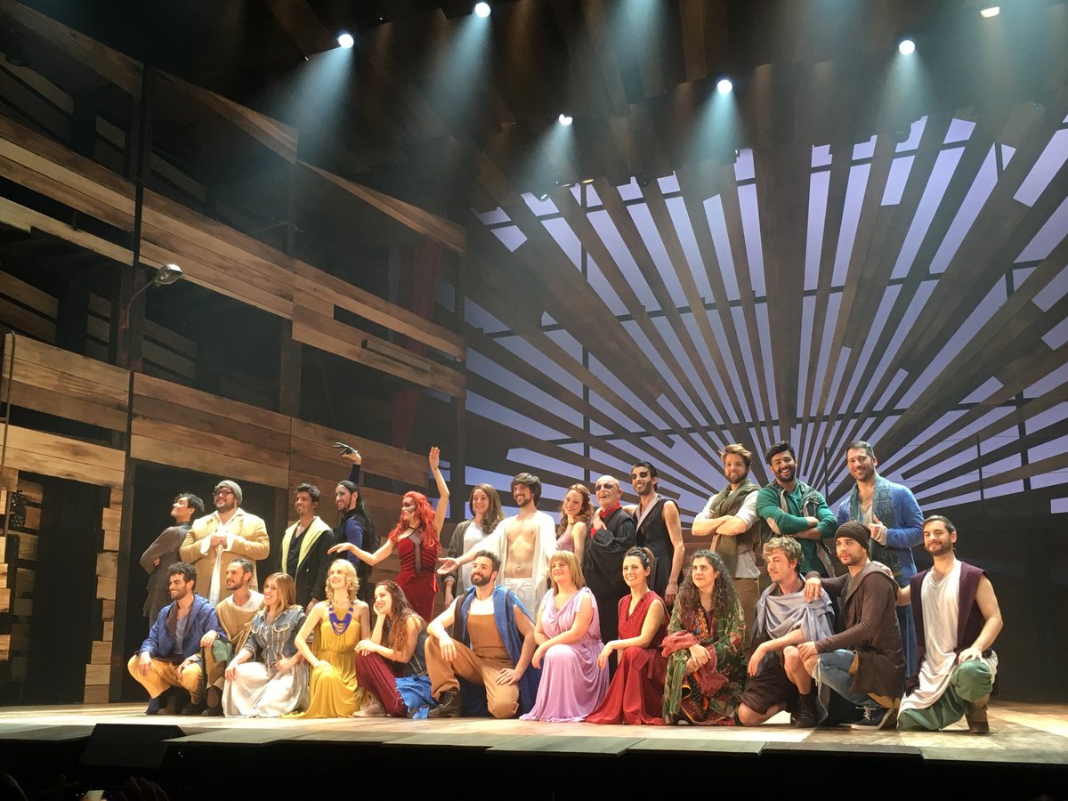 ColegioNicoli's tweet photo. Nuestros alumnos/as de #esoNicoli vienen super contentos del #musical33 y es que Jesús de Nazaret vino al mundo como respuesta a nuestra vida ayer y hoy. https://t.co/6xGkigHtze