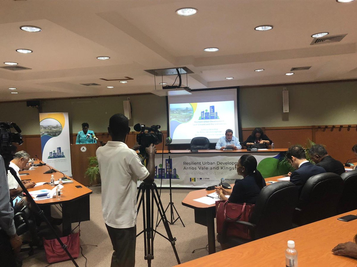 kerri_dionne's tweet photo. And we’re off! The workshop on #UrbanResilience in #SVG cities will focus on identifying locally-grown, effective solutions & adapting international experiences to fit the SVG context. @WBCaribbean @WBG_Cities #ResilientCaribbean #ResilientSVG https://t.co/sawiCIDYA3