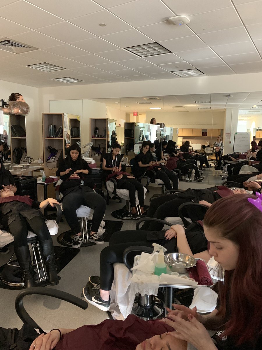 AbbottHair's tweet photo. Junior and Sophomore collaboration with spa facials @HenryAbbottTech https://t.co/2YrD1Hh2O1