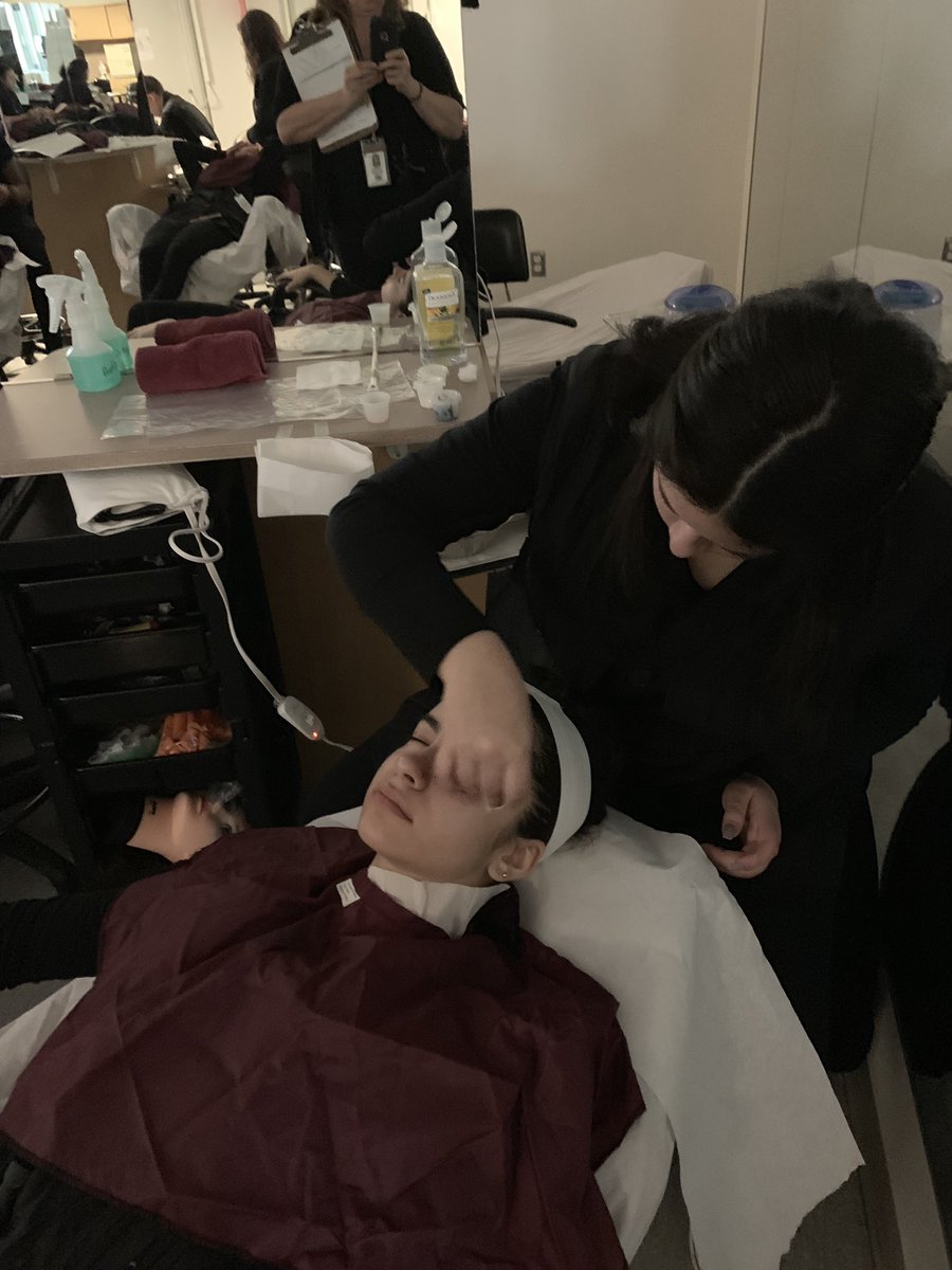 AbbottHair's tweet photo. Junior and Sophomore collaboration with spa facials @HenryAbbottTech https://t.co/2YrD1Hh2O1