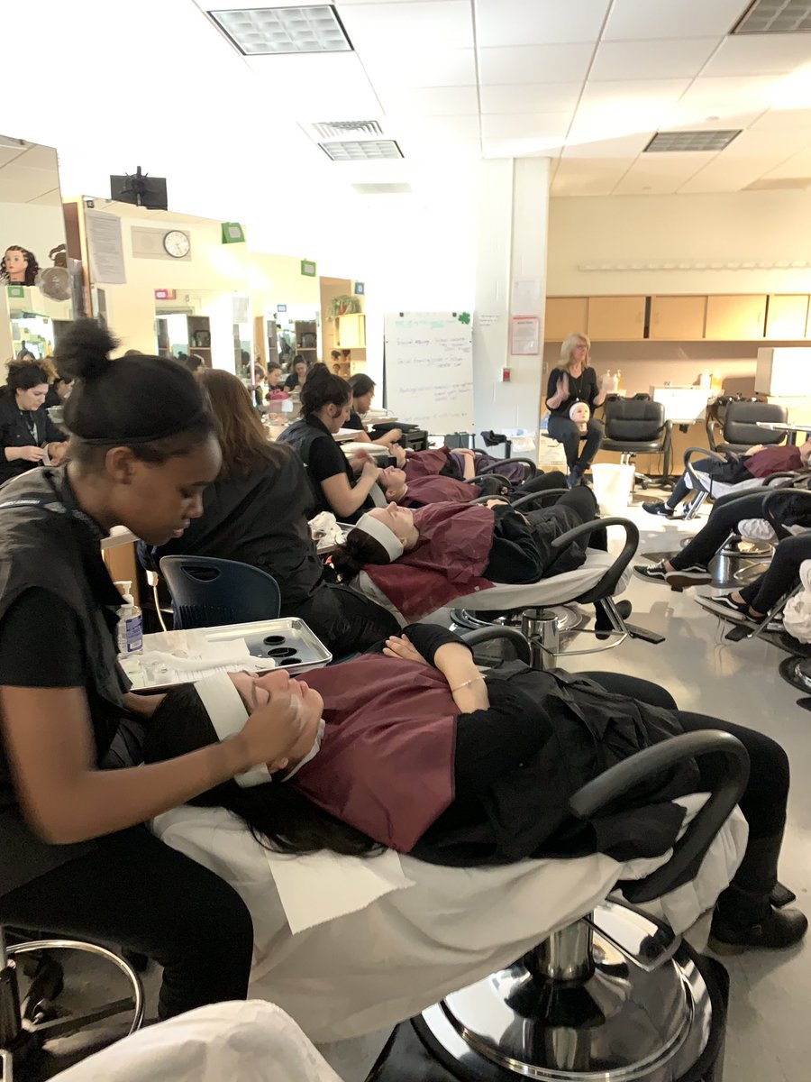 AbbottHair's tweet photo. Junior and Sophomore collaboration with spa facials @HenryAbbottTech https://t.co/2YrD1Hh2O1