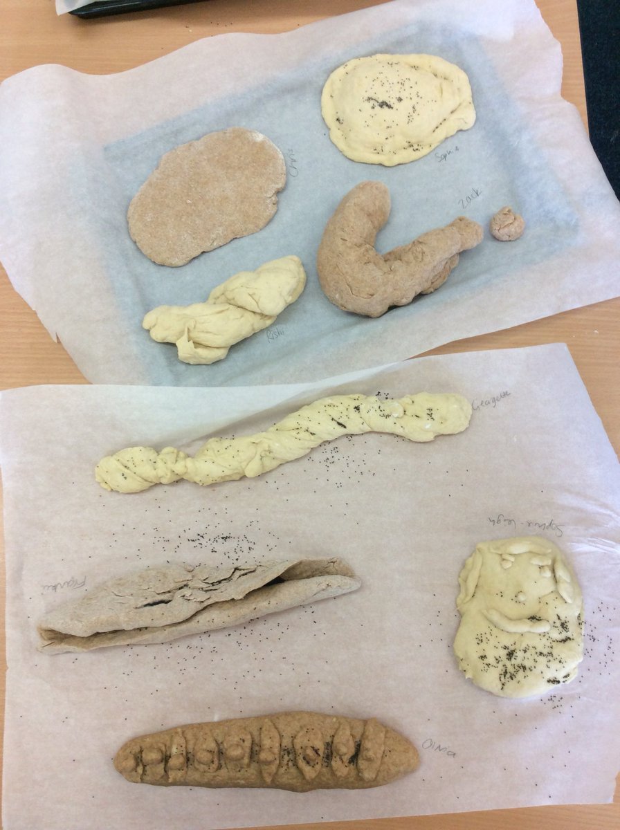 MissBrown_MBPS's tweet image. We evaluated our first breads and made a second attempt. This time we’ve added some flavours to make it extra tasty! 🍞🧀🥖#breadmakers #deliciousbread #lookatthoseshapes #GFOL