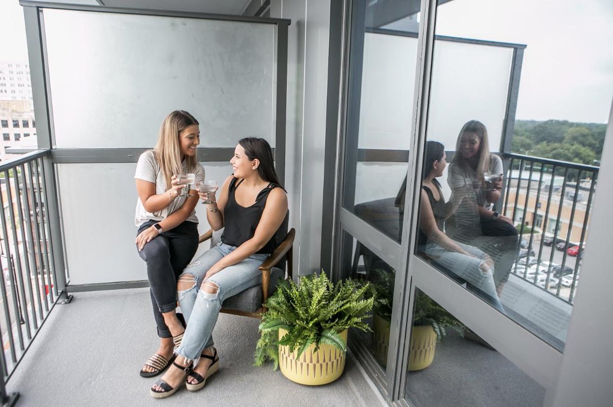 TheEmersonApt's tweet photo. With sunny #spring days on their way, we’re feeling #blessed to have a balcony to soak up the warmer weather. #firstdayofspring

Make the most of this fresh start; apply online, here: https://t.co/QOrxLuEgKx. https://t.co/u5UoS632dx