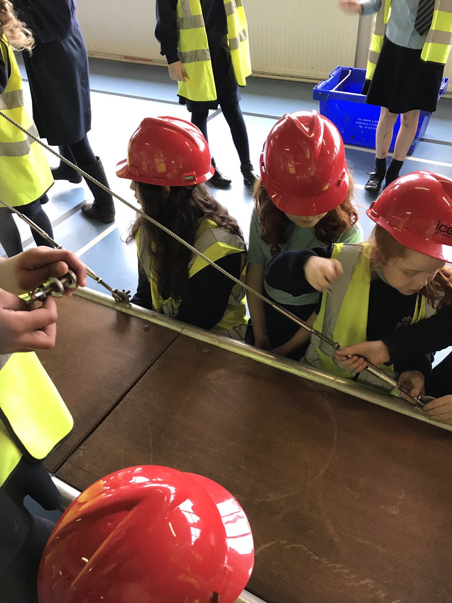 OLM_Primary's tweet photo. P5d working together to build a bridge.#teamwork #thinkinglikeanengineer #problemsolving #OLMSTEM #ERCSTEM https://t.co/NhQCTXBXa6