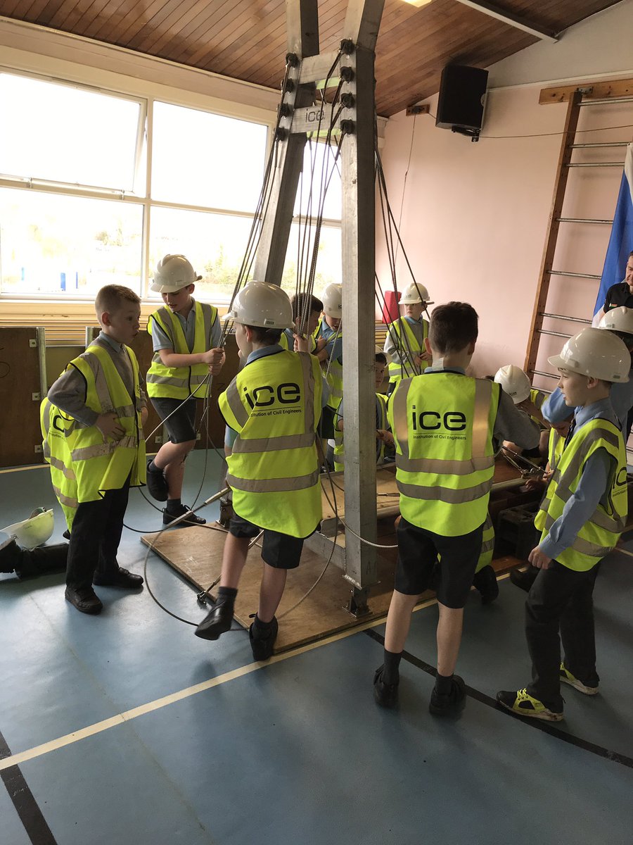 OLM_Primary's tweet photo. P5d working together to build a bridge.#teamwork #thinkinglikeanengineer #problemsolving #OLMSTEM #ERCSTEM https://t.co/NhQCTXBXa6