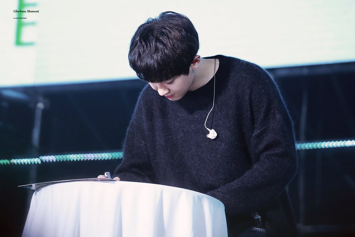 Glorious1127's tweet photo. 190316

찬여리가 그린 기린 그림은 잘 그린 기린 그림이고...

#EXO⁠ ⁠#찬열 #CHANYEOL #weareoneEXO⁠ ⁠#LoveShot #러브샷 ⁠#어디에도_없을_완벽한_EXO⁠ ⁠@weareoneEXO https://t.co/AoTuNn6Iy7