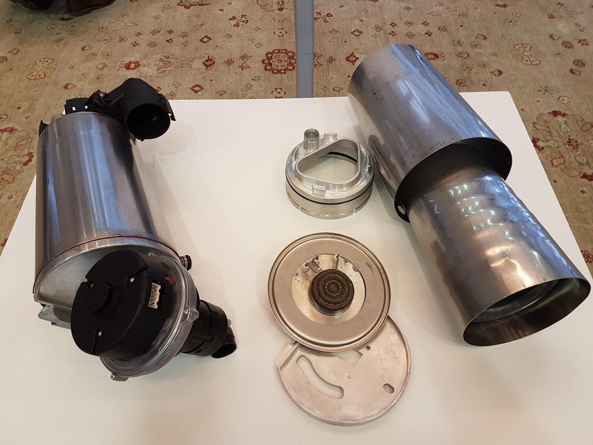 Polemc2's tweet image. #SemaineIndustrie, le @Polemc2 participe au lancement de la #PhaseIV de la politique des #PôlesdeCompétitivité à #Bercy! Zoom sur le projet #FUI ZEM-R 👉Chaudière individuelle en inox auto adaptative à tout type de #gaz bit.ly/2UHhYZj @BoschFrance @Economie_Gouv @afrpc