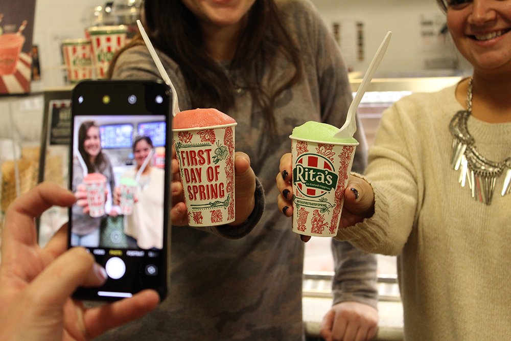 RitasItalianIce's tweet photo. TODAY IS THE DAY! π Happy First Day of Spring! Whoβs getting their FREE Ritaβs Ice today?
How would you like free Ice for a whole YEAR?! Snap a π· with your Ritaβs treat and use #RitasFirstDayOfSpringContest for a chance to win! Rules β‘οΈ https://t.co/YfAulCx3IX https://t.co/ZaSCTi7sbQ