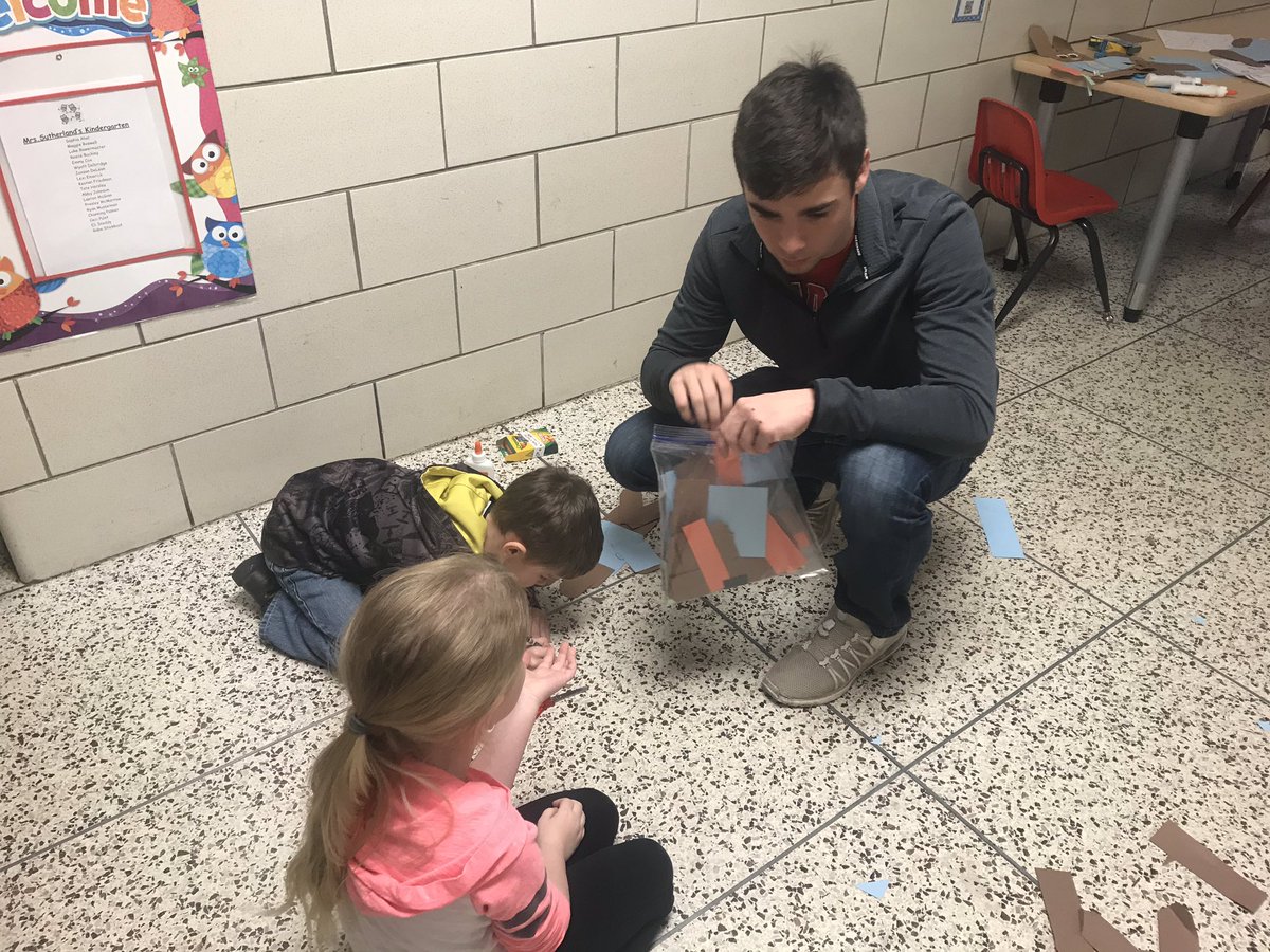 hilmelick's tweet photo. It’s my Ss best part of the day when our favorite TA @butterfield_21 is here! #we♥️Mr.M #princespride #prince326 #engagedlearning https://t.co/5yCKyn48W9