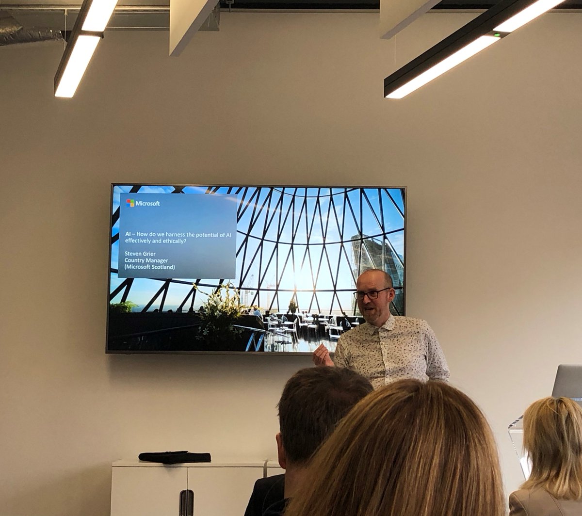 Today Incremental hosted a #DataFest19 fringe event, Applied AI for SMEs. Great to hear from <a href="/MicrosoftUK/">Microsoft UK</a>'s Steven Grier who spoke alongside Incremental's @adzsroka on how AI is impacting and transforming SMEs.  

#DataTogether <a href="/DataLabScotland/">The Data Lab</a>