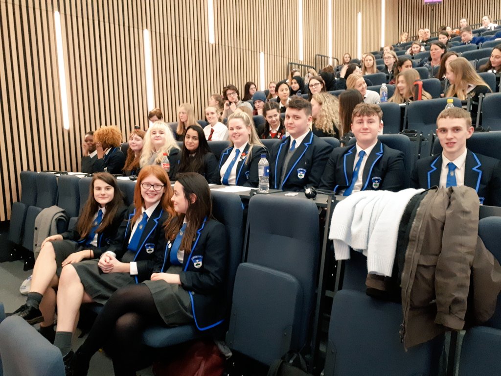 Holyrood_MLangs's tweet image. Team Holyrood representing at Heriot Watt multilingual debate #HWAUMLD