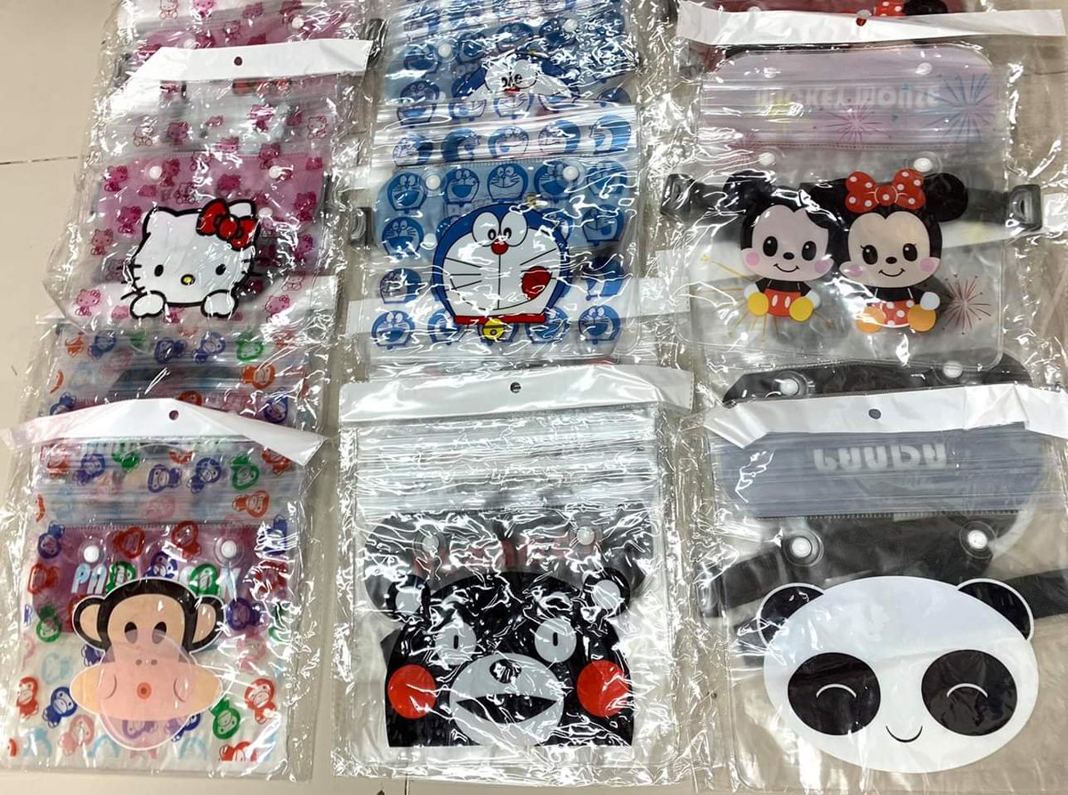 CharuwanShop's tweet photo. ซองกันน้ำ รุ่นคาดอกการ์ตูน 🐼 คาดเอวได้
#กระเป๋าคาดอก #กระเป๋ากันน้ำคาดอก #ซองกันน้ำคาดอก 
โหลละ 720 บาท (ไม่ขายปลีก!!)
‼️ขนาด📏 : 8.5นิ้ว *7.5 นิ้ว ‼️
ใหญ่สะ��จ ลอค 4 ชั้น คาดได้ทั้งอกทั้งเอว ปรับสายได้ พลาสติกอย่างดี เหนียว ไม่ขาดง่าย!💯 1โหลคละลายตามภาพ คะ **ใส่โทรศัพท์ https://t.co/HY2Qc41Diw