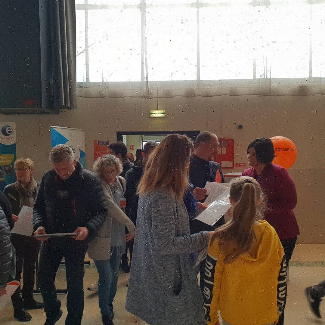 Forum formation et alternance à #Albertville organisé par la <a href="/mlj_tarentaise/">MLJAT</a> et le pole emploi albertville. Une soixante d'exposants sont présents pour vous proposer des formations et des contrats en alternance #MLJAT