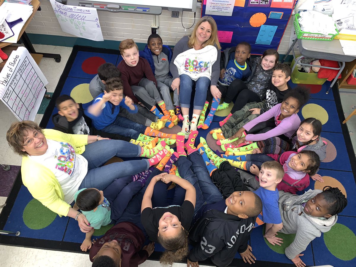 katezim18's tweet photo. Rockin’ Our Socks in Room 5 @WManorCSD @ColonialSDstrct https://t.co/Tt4E9drStM