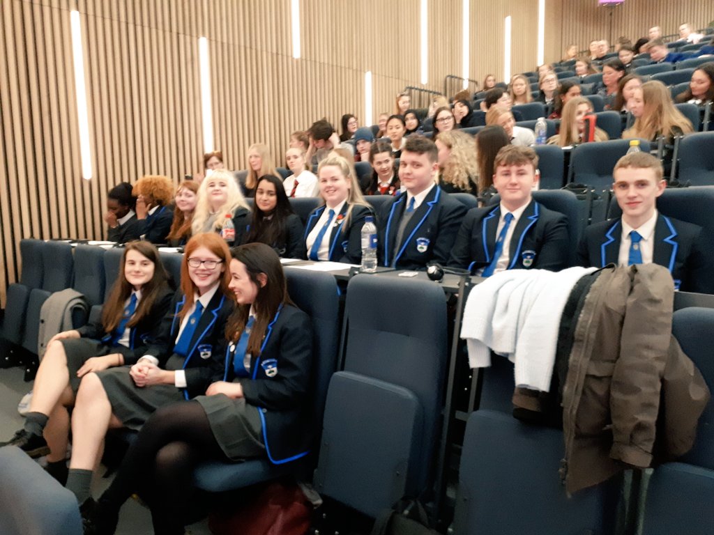 Holyrood_MLangs's tweet image. Team Holyrood representing at Heriot Watt multilingual debate #HWAUMLD