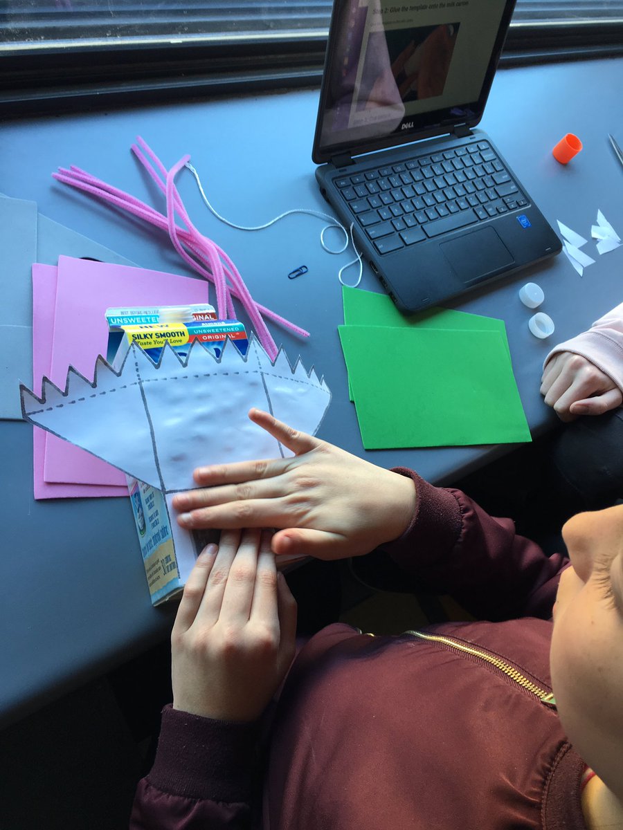 ryan_psmith's tweet image. Art + Making + coding with Micro:bits and Servos! #tldsbcode #TLDSBLearns #tldsbmakers @microbit_edu @l_felhaber @PineGlenPS