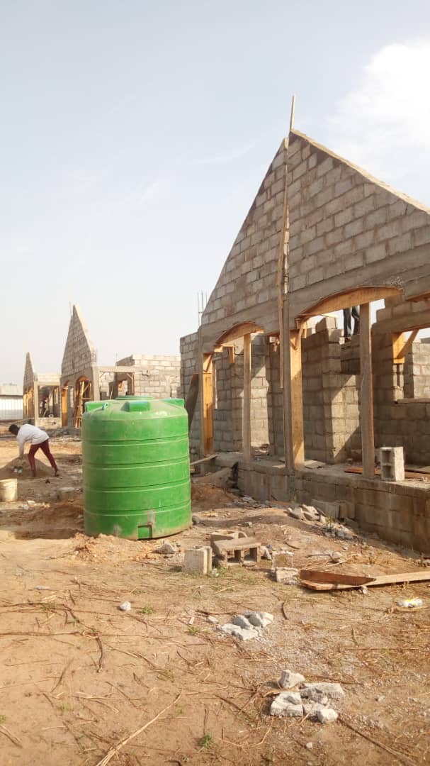 fmgplatform's tweet photo. BE PART OF THIS!

Pls indicate if you will like to be among a select few investors for our early bed investment scheme in OUR AZANIA ESTATE BWARI. We have the pleasure of offering 3 Bedroom Bungalows with space for BQ worth N15m for only N10m. Learn more https://t.co/s9NQF4hZ7y https://t.co/kN4algSyij